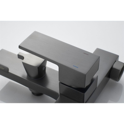Смеситель для ванны Knotlor Stable KN-22/GM  коротким изливом, вороненая сталь