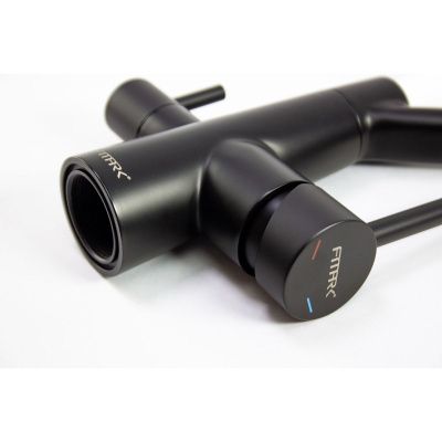 Смеситель для кухни Fmark FS0662-H02 с подключением фильтра питьевой воды, с гибким изливом, черный, белый