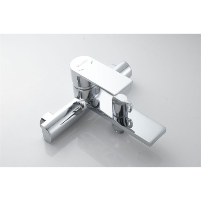 Смеситель для ванны Knotlor ERGOFIT KN-32 коротким изливом, хром