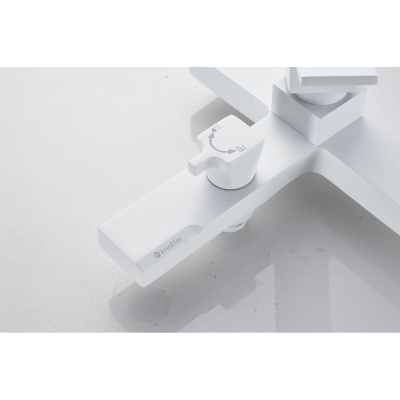Смеситель для ванны Knotlor Stable KN-22/WY с коротким изливом, белый матовый