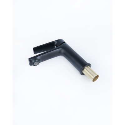 Смеситель для раковины BELZ B10533-7 черный