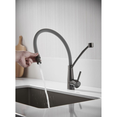 Смеситель для кухни Fmark FS8255Q-04 с гибким изливом, графит, серый