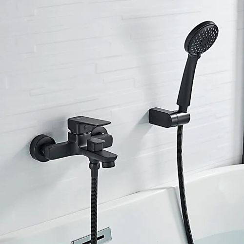 Смеситель для ванны LEDEME L3280B черный с коротким изливом
