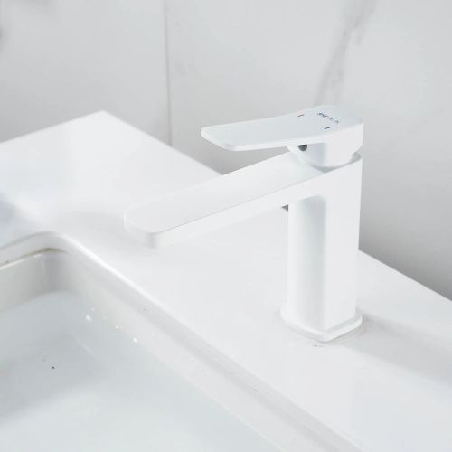 Смеситель для раковины Shevanik S9901C белый