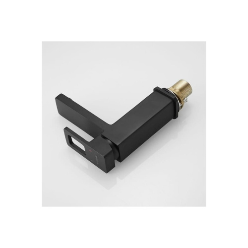 Смеситель для раковины Shevanik S8271H с гигиеническим душем, черный