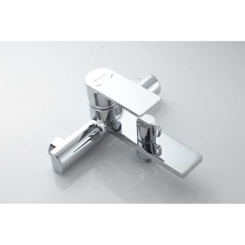 Смеситель для ванны Knotlor ERGOFIT KN-32 коротким изливом, хром