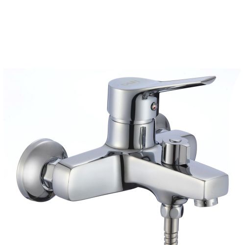 Смеситель для ванны D-Lin D130418 с коротким изливом, хром