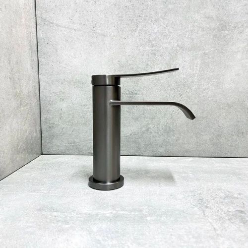 Смеситель для раковины BELZ B10812-3 оружейная сталь