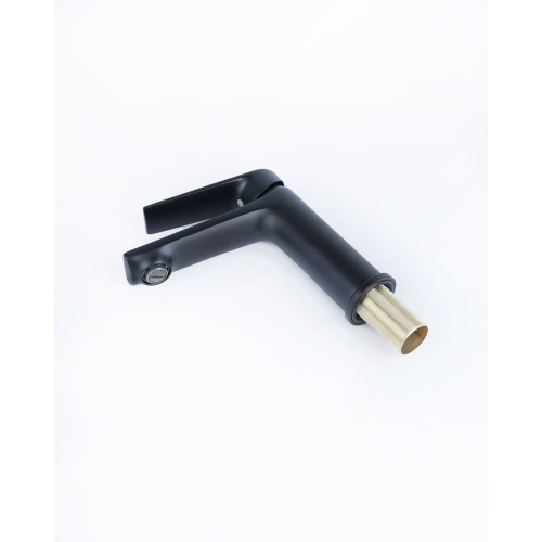 Смеситель для раковины BELZ B10533-7 черный