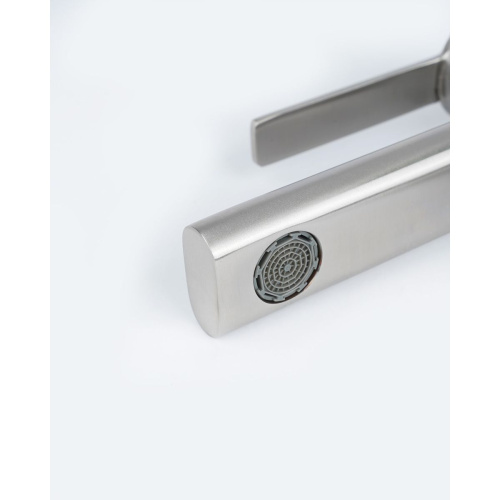 Смеситель для раковины BELZ B10813-1 сатин