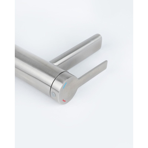 Смеситель для раковины BELZ B10813-1 сатин