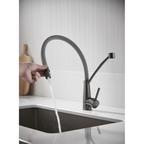 Смеситель для кухни Fmark FS8255Q-04 с гибким изливом, графит, серый