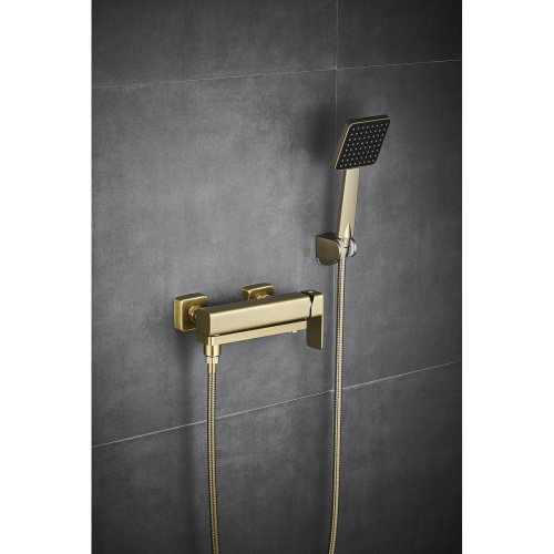 Смеситель для ванны Fmark FS8724-22C золотой