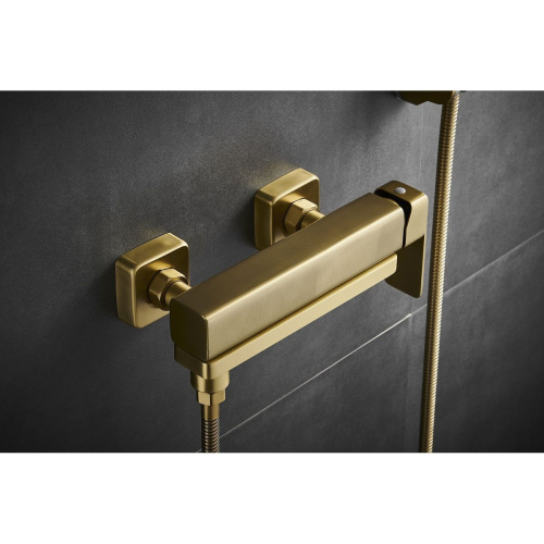 Смеситель для ванны Fmark FS8724-22C золотой