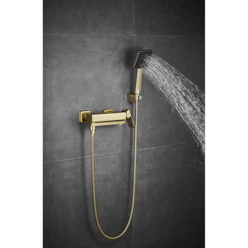 Смеситель для ванны Fmark FS8724-22C золотой